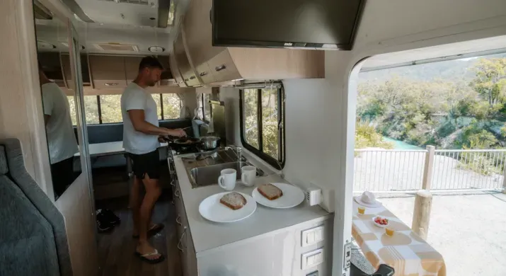 Cruisin Adventurer - 4 couchages