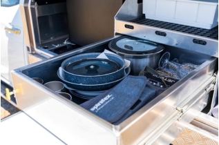 Defender Adventure D-Max Family Plus