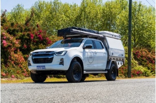 Defender Adventure D-Max Family Plus