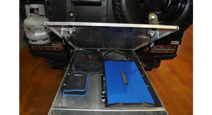 Defender Adventure D-Max Duo