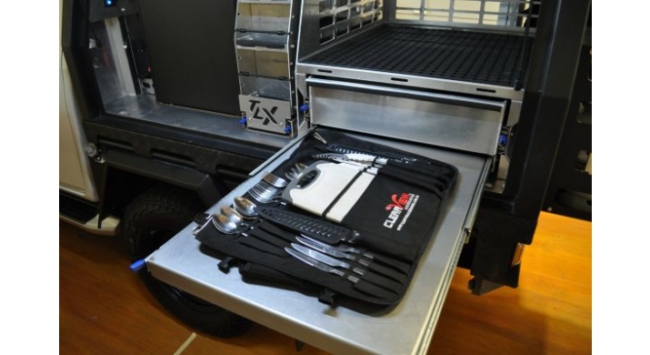 Defender Adventure D-Max Duo