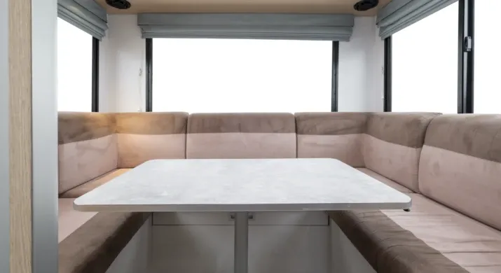 Maui Sunset - 6 Berth Maui Sunset - 6 Berth