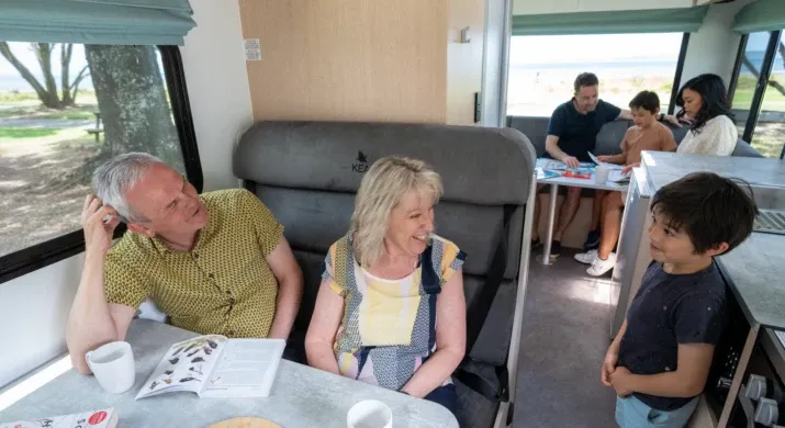 Maui Sunset - 6 Berth Maui Sunset - 6 Berth